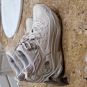 The North Face Leather Tan Cream Hiking Waterproof Boots NWT 10.5/41.5